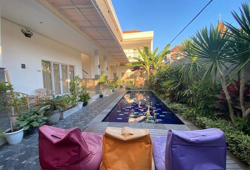 ペンション Prada Living Canggu