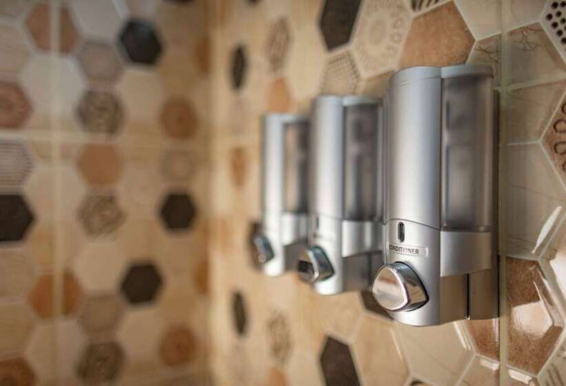 צימר Zenquility Inn & Tavern