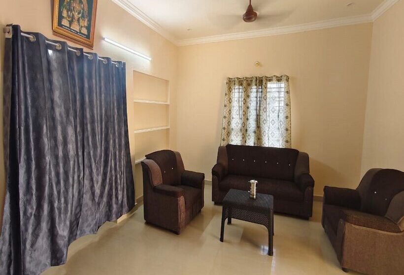 Отель Arumugam Residency Ac