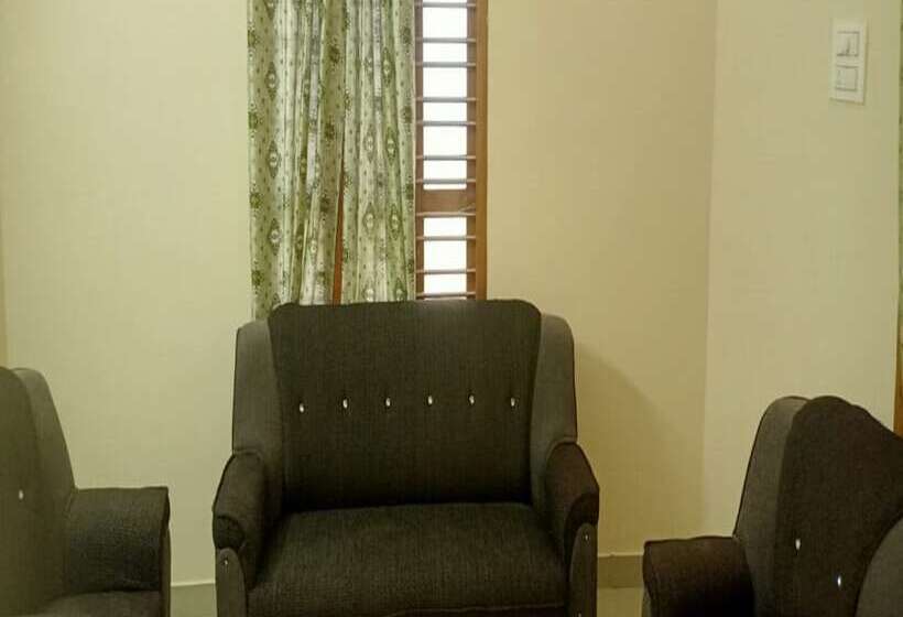 Отель Arumugam Residency Ac