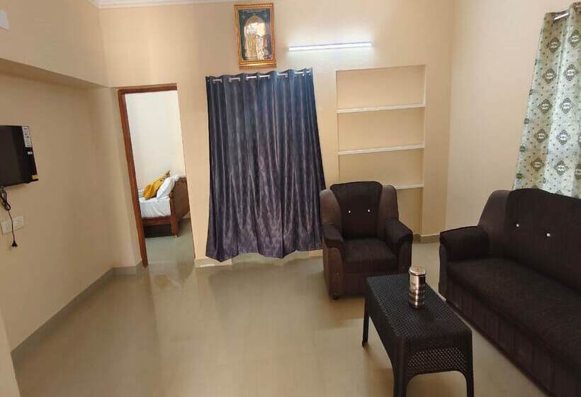 Отель Arumugam Residency Ac