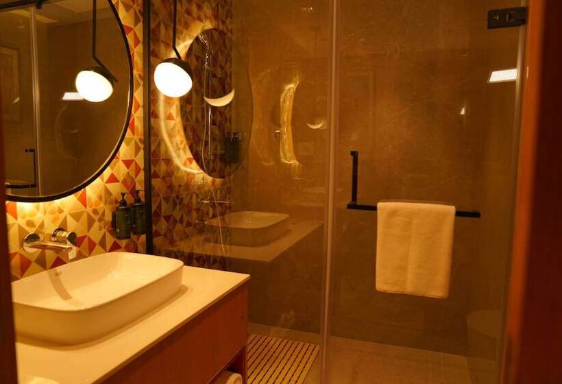 בית מלון כפרי Ramada By Wyndham Gorakhpur Gorakhnath Mandir Road