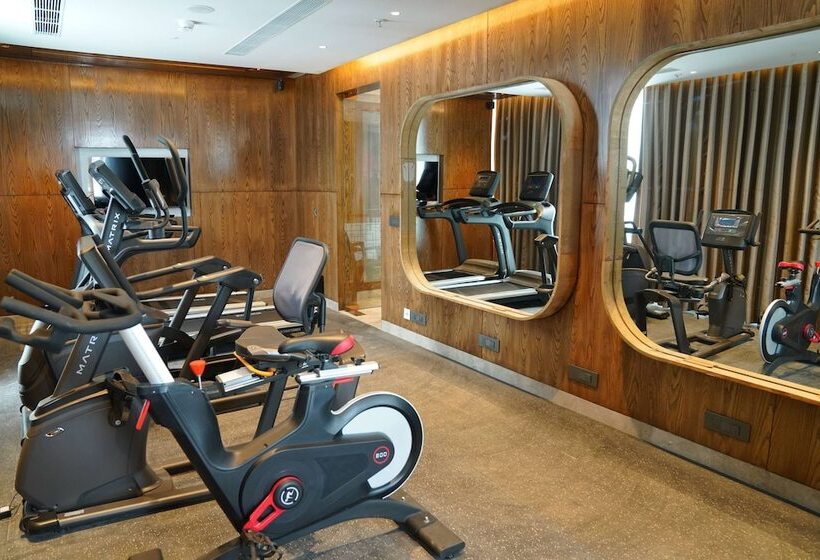 בית מלון כפרי Ramada By Wyndham Gorakhpur Gorakhnath Mandir Road