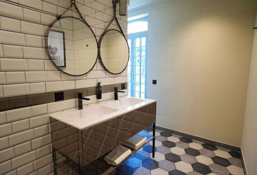 فندق Seven Town House Boutique