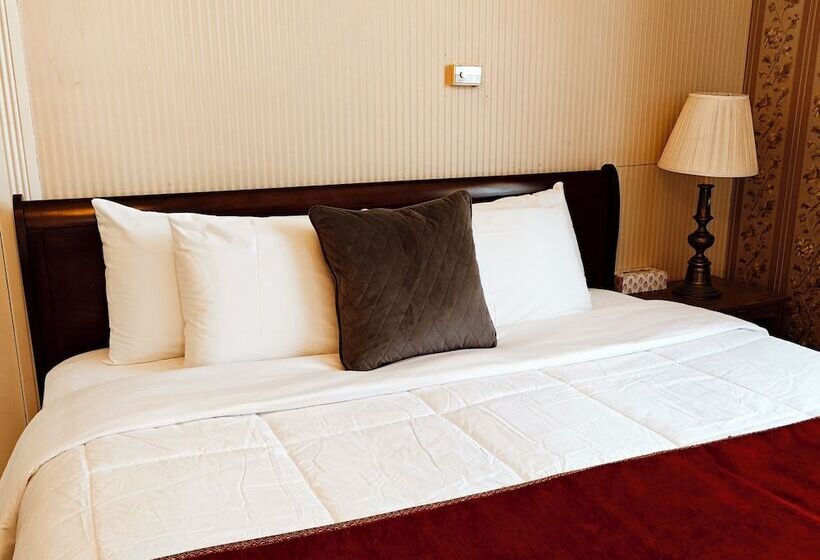 بنسيون Andy S Blue House