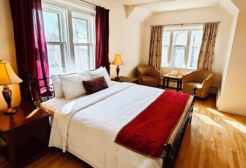 بنسيون Andy S Blue House