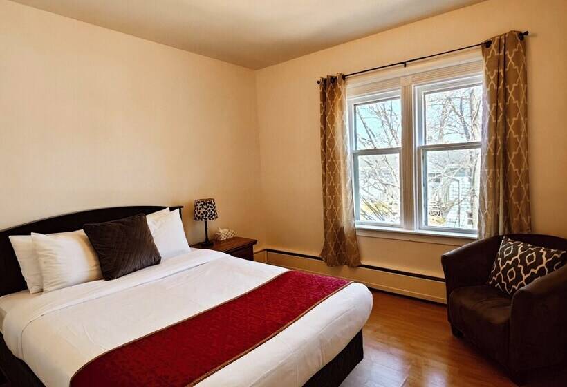 بنسيون Andy S Blue House