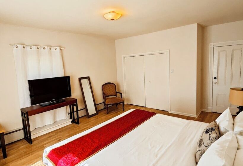 بنسيون Andy S Blue House