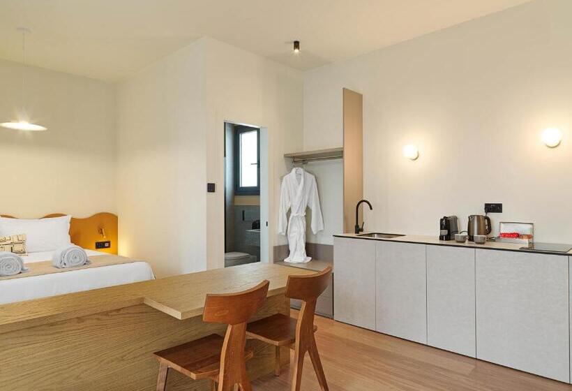 Alinea Market Agora Square