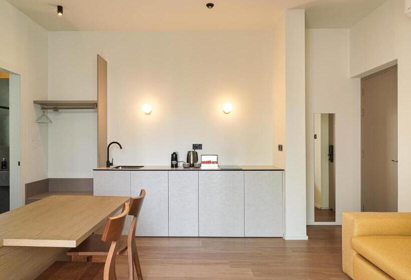 Alinea Market Agora Square