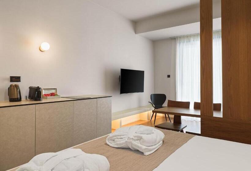 Alinea Market Agora Square