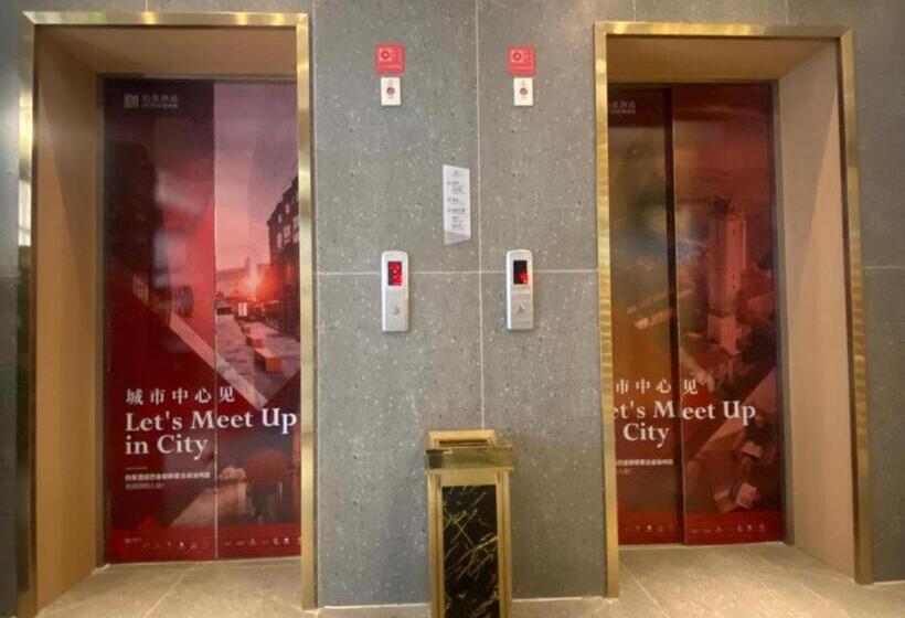 Borrman Hotel Korla Peacock River