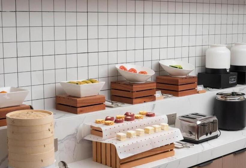 Borrman Hotel Zhanjiang Jinshawan Chikan Republic Of China Style Street