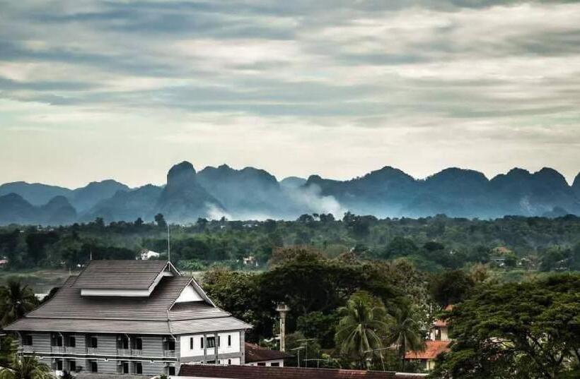 Hotel โรงแรม ไอยรา ริเวอร์ไรน์ นครพนม
