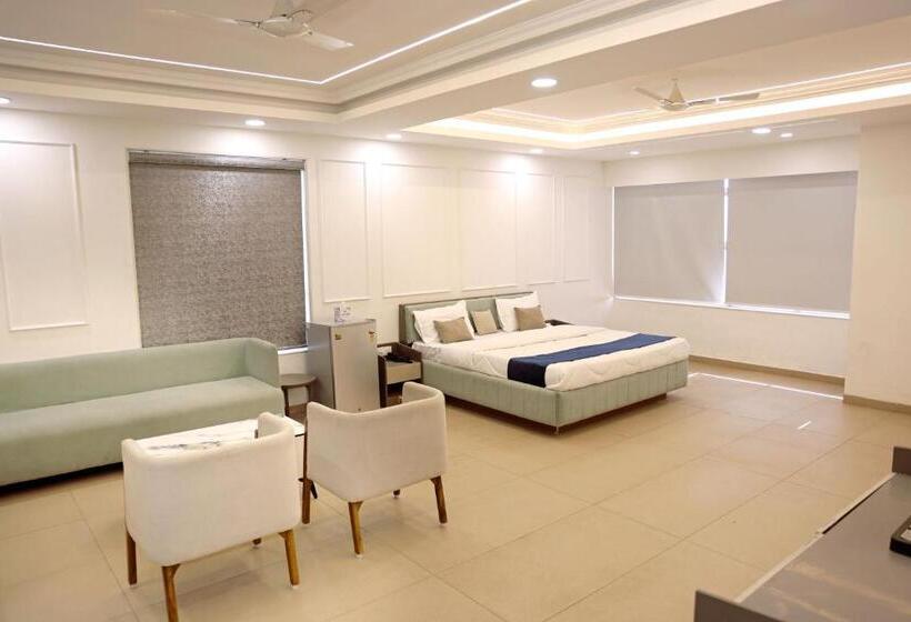 酒店 Baroda Banquets