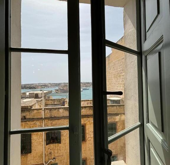 هتل Battery House