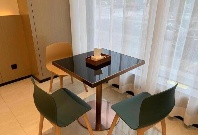 호텔 City Comfort Inn Ezhou Wuyue Plaza