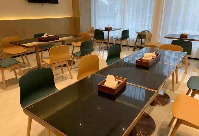 호텔 City Comfort Inn Ezhou Wuyue Plaza