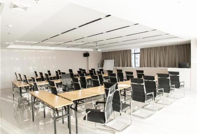 호텔 City Comfort Inn Humen High Speed Railway Station Wanda Chigang