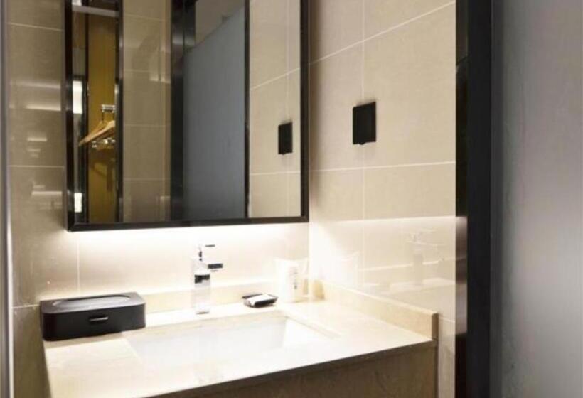 هتل City Comfort Inn Wuhan Optics Valley Ouyada Yangjiawan Metro Station