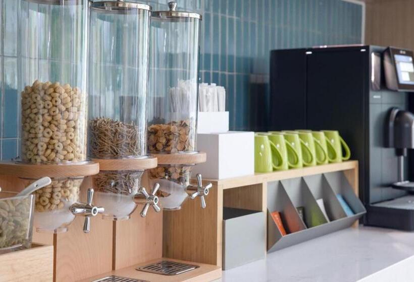 هتل Home2 Suites By Hilton Xishuangbanna