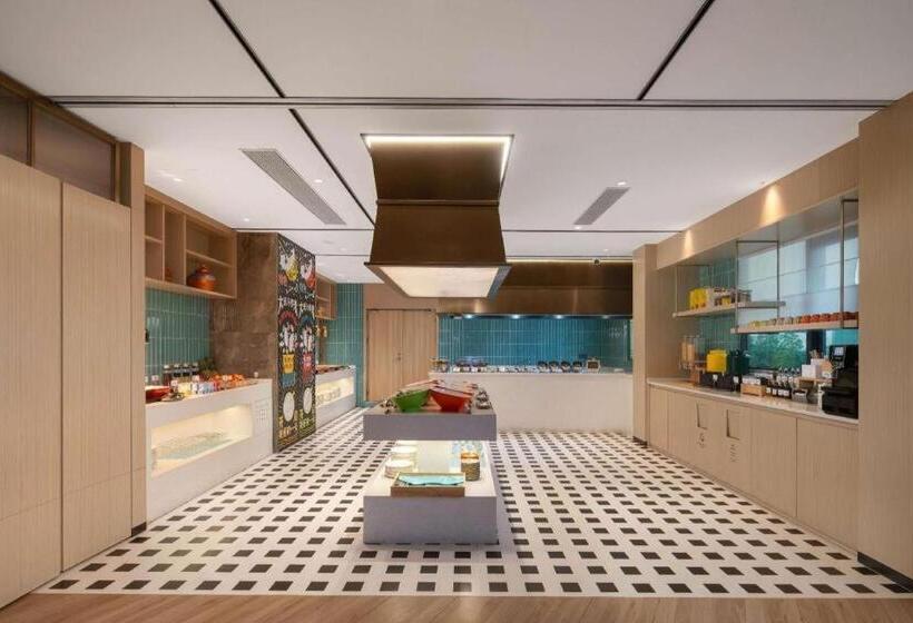 Отель Home2 Suites By Hilton Xishuangbanna