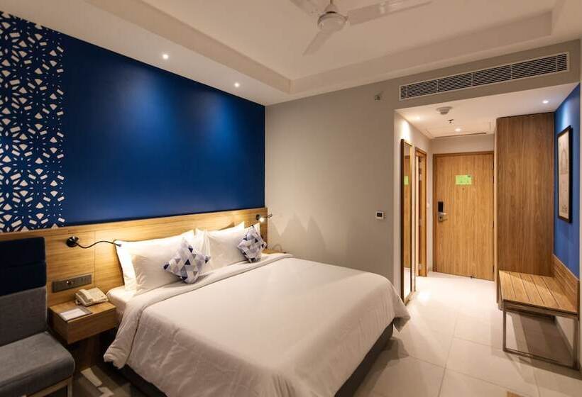 Отель Hometel Alambagh Lucknow A Sarovar