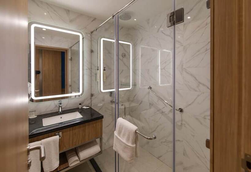 Отель Hometel Alambagh Lucknow A Sarovar