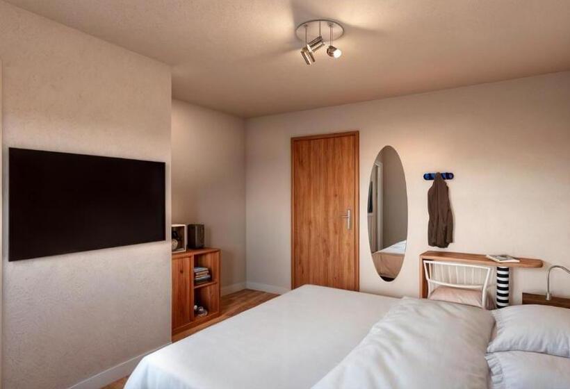 בית מלון כפרי Robson   Smart