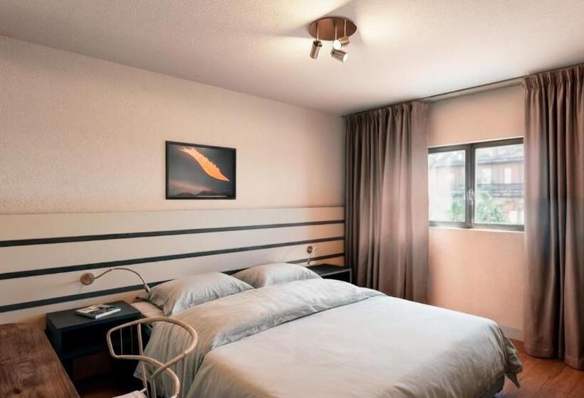 בית מלון כפרי Robson   Smart