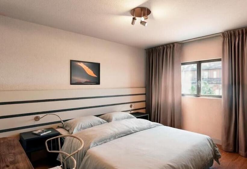 בית מלון כפרי Robson   Smart