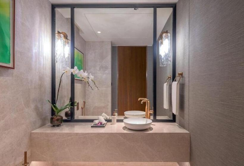 هتل Solaire Resort North