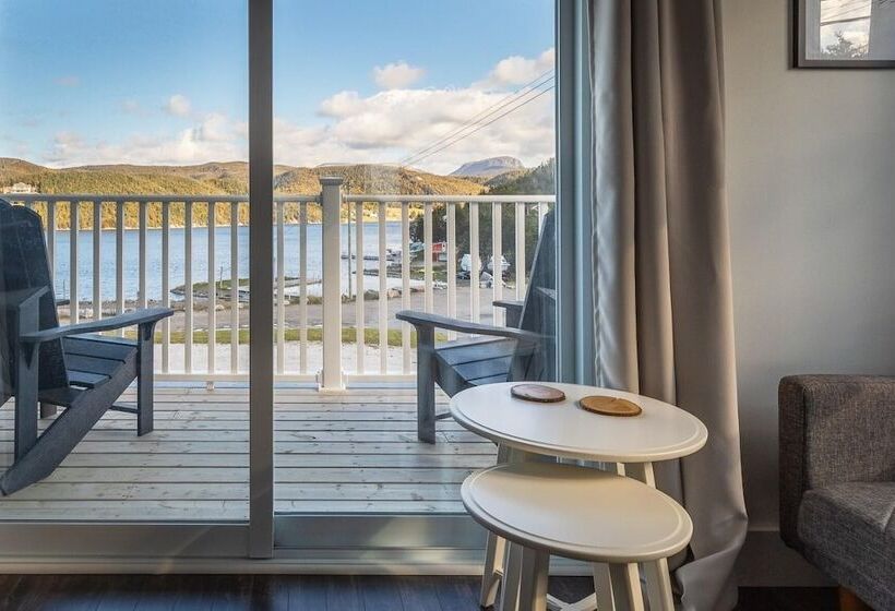 ホテル The Tides Inn