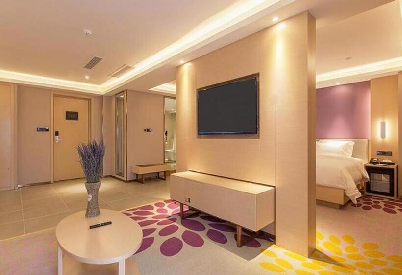 Lavande Hotel Wuhan Houhu Avenue Xingye Road