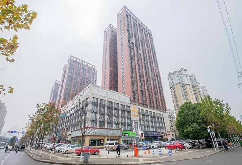 Lavande Hotel Wuhan Houhu Avenue Xingye Road
