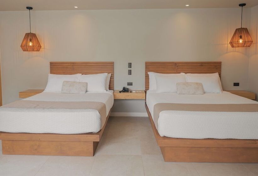 Mirasurf Hotel & Waves