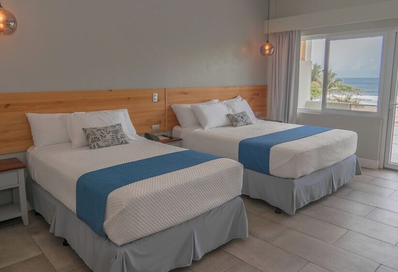 Mirasurf Hotel & Waves