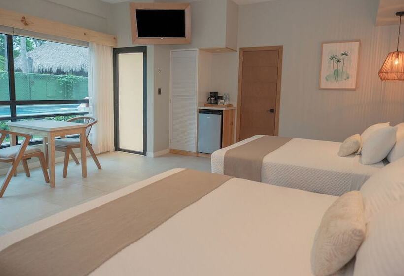 Mirasurf Hotel & Waves