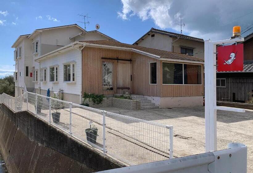 Пансион Hatn Hat Guesthouse ハッツンハット