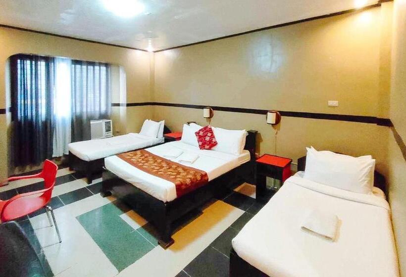 Reddoorz @ Hotel Dian Aparri