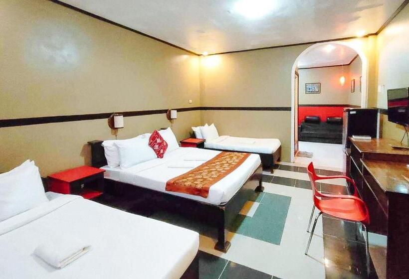 Reddoorz @ Hotel Dian Aparri