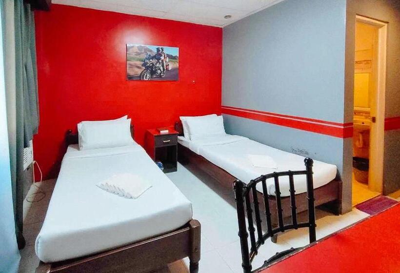 Reddoorz @ Hotel Dian Aparri