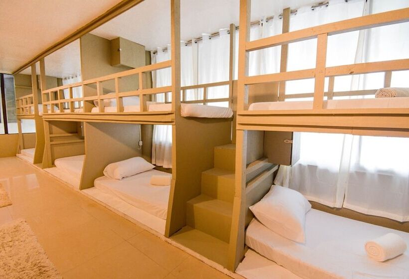 Treasure Isle Backpackers Hostel