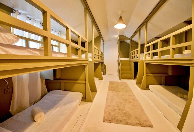 Treasure Isle Backpackers Hostel