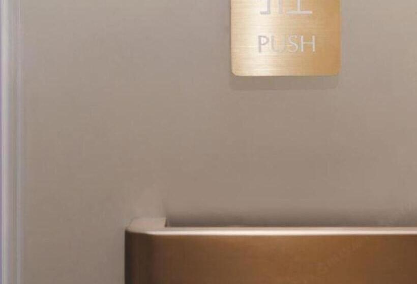 Zmax Hotels Shenzhen Lianhuacun Metro Station