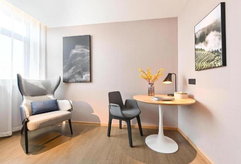 Atour Hotel Tianjin Wuqing High Speed Railway Station Florentia Village