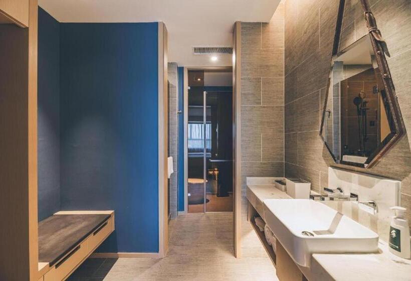 Atour Hotel Wenzhou Yueqing Nanhong Plaza