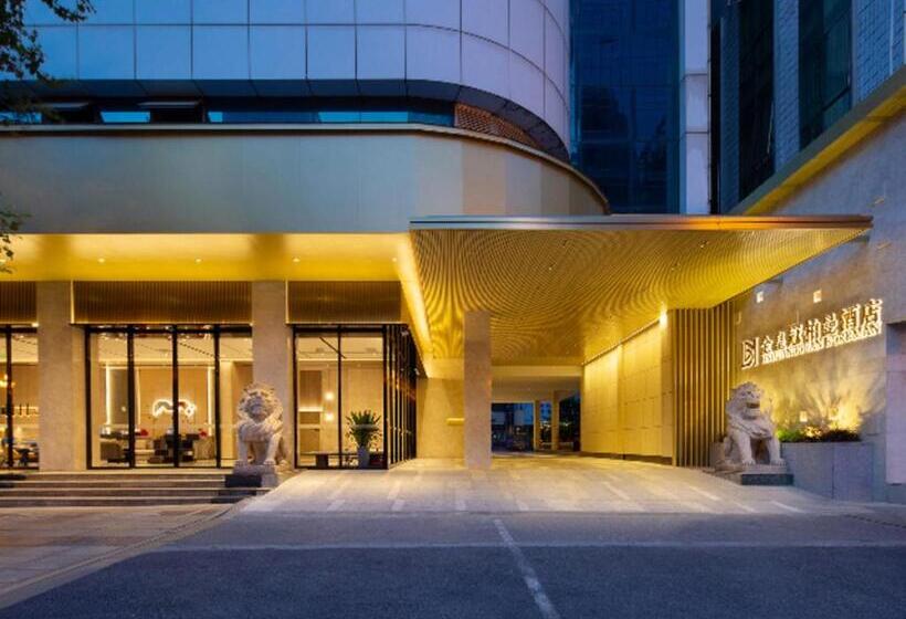 Borrman Hotel Golden Crown Liuzhou Wuxing Pedestrian Street