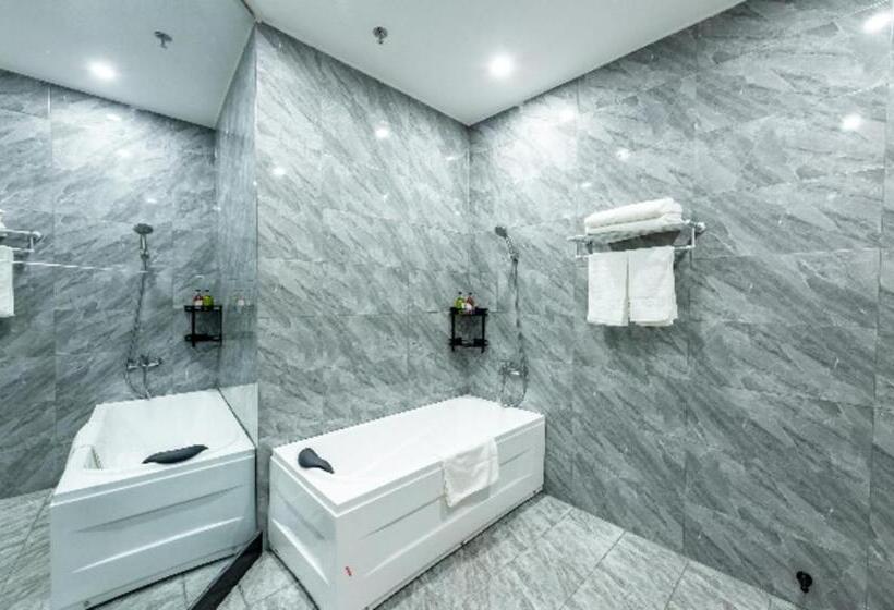 Borrman Hotel Jiangyin Zhouzhuang