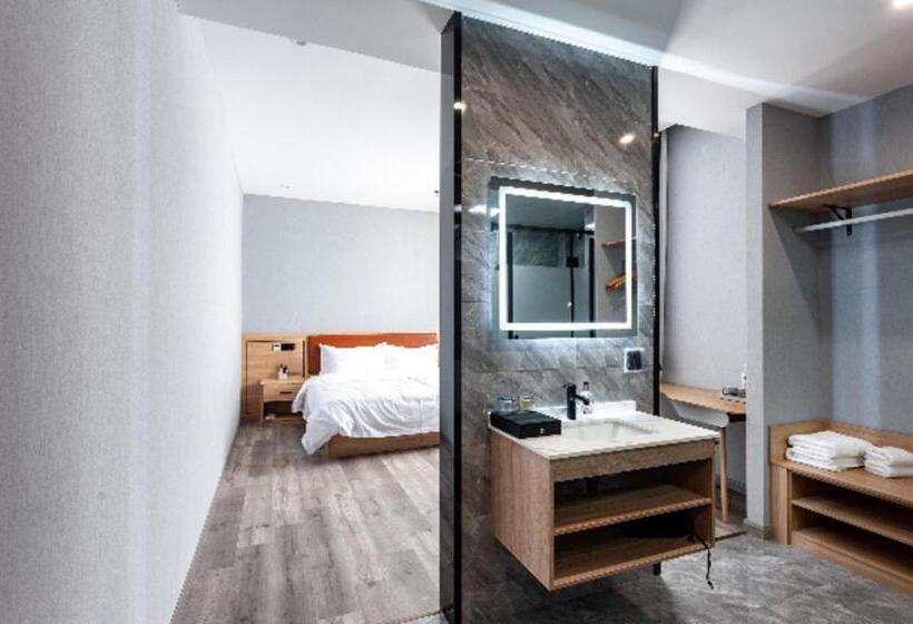 Borrman Hotel Jiangyin Zhouzhuang